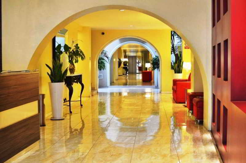 Casa Andina Standard Trujillo Plaza Hotel Buitenkant foto