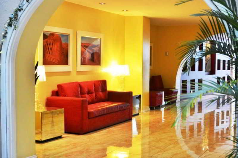 Casa Andina Standard Trujillo Plaza Hotel Buitenkant foto