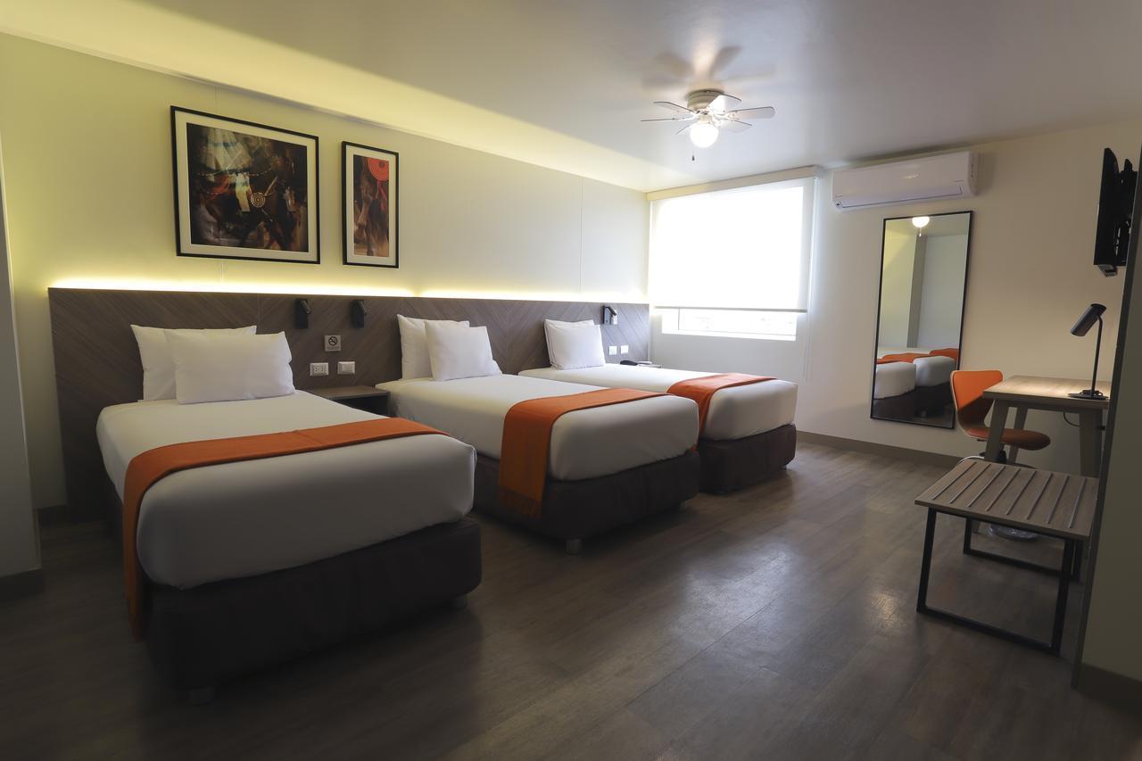 Casa Andina Standard Trujillo Plaza Hotel Buitenkant foto