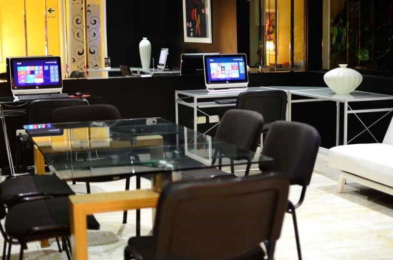 Casa Andina Standard Trujillo Plaza Hotel Buitenkant foto